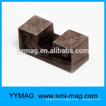 Small horseshoe alnico magnet